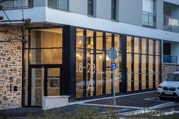 Entrée Batiment A (1).jpg