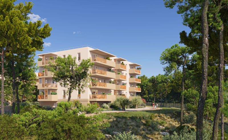 Istres - 13 photo 6