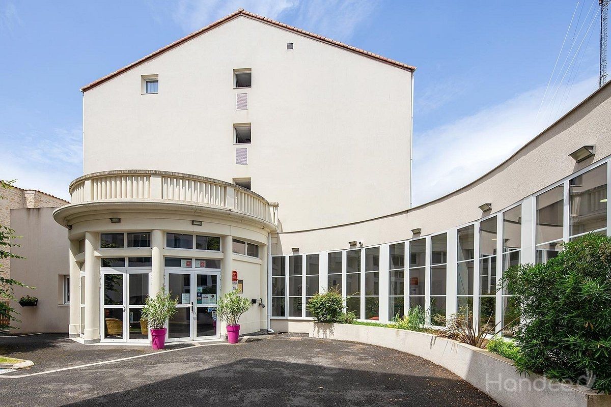 NIORT%20facade