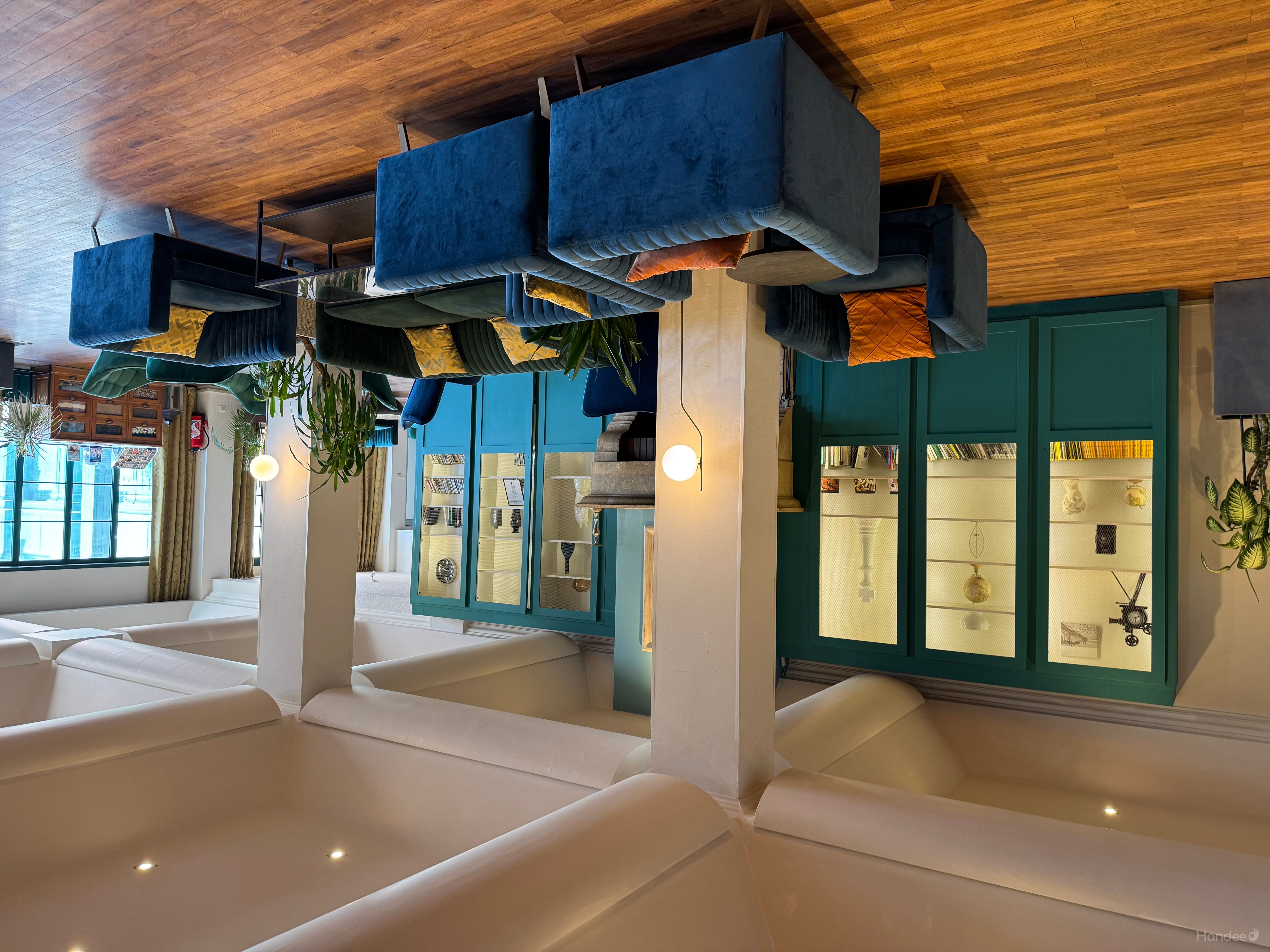 BEACH%20HOTEL%20PC