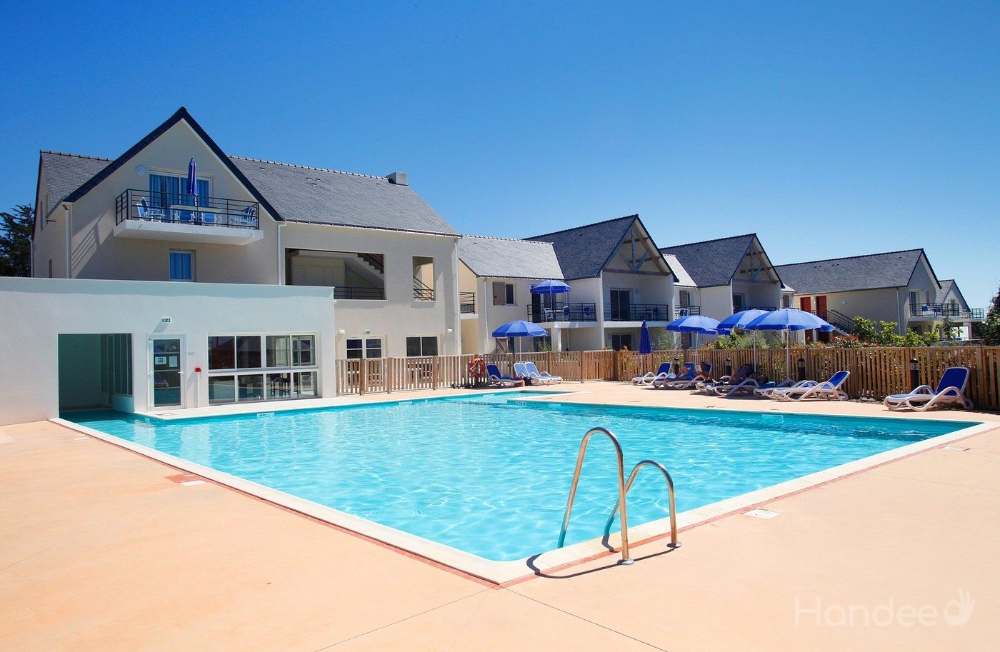 ILES%20DU%20MORBIHAN%20Piscine