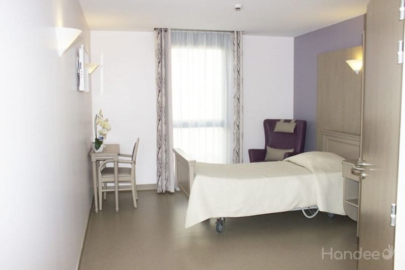 3%20maison-de-retraite-clos-des-lilas-eaubonne-03