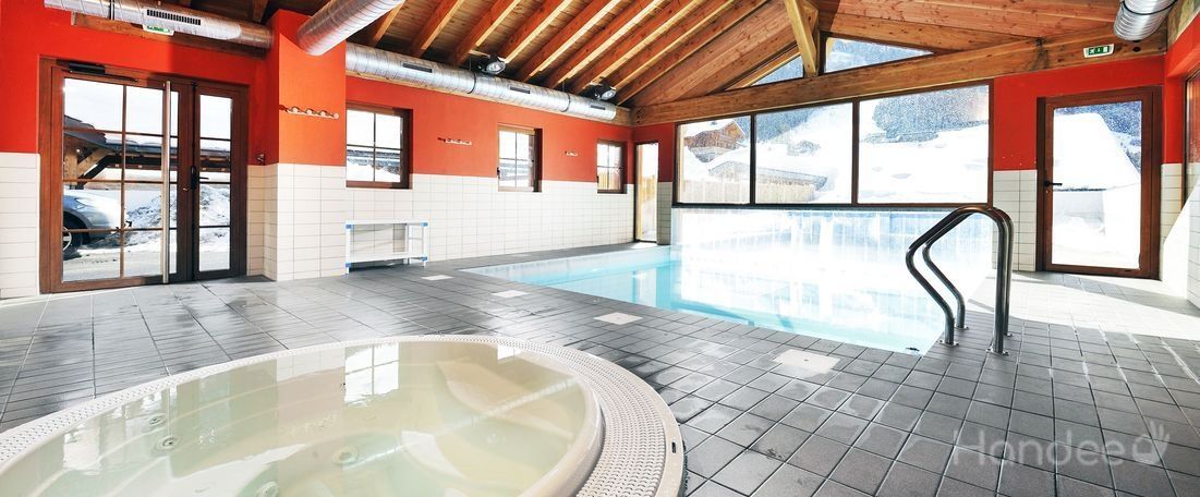 LODGE%20Piscine