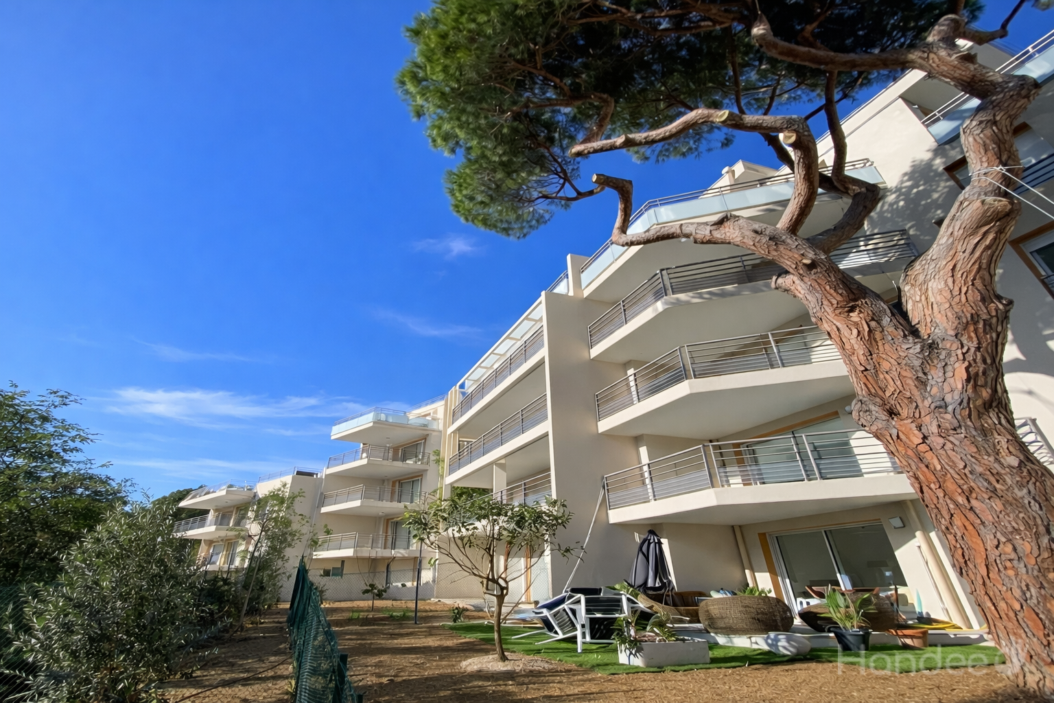 VAL%20AZUR%20Facade%202