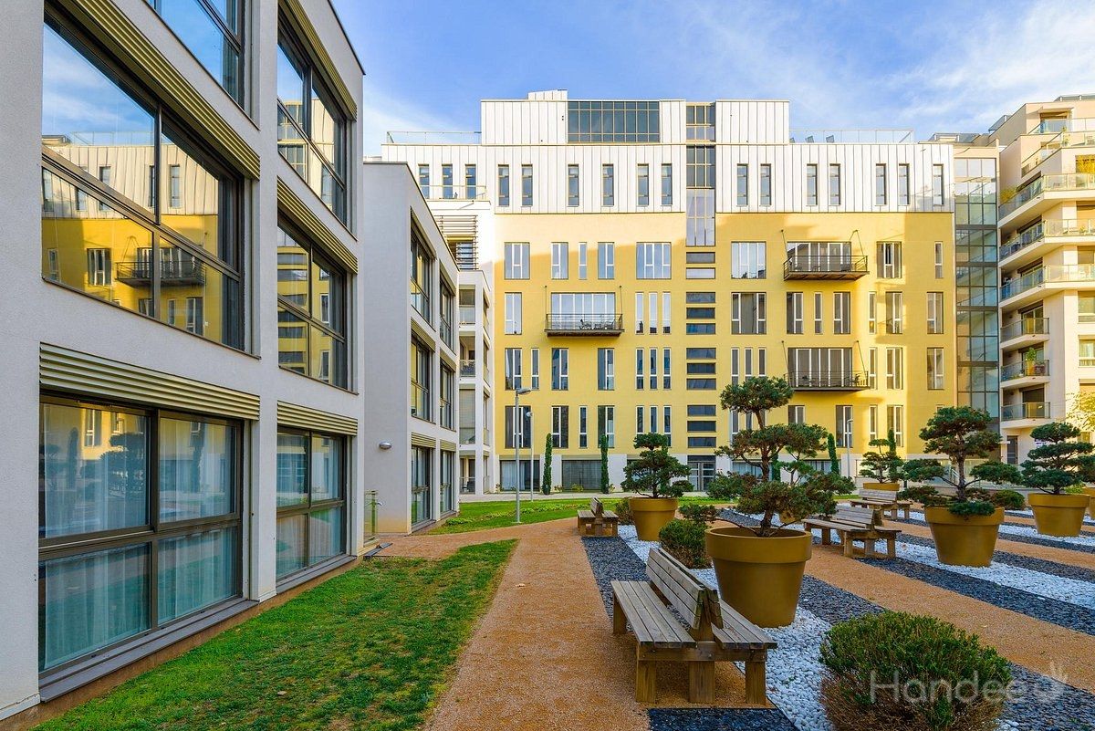 LUMIERE%20Facade