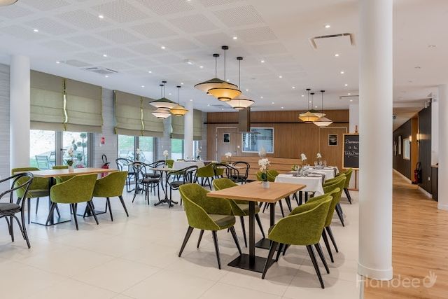 CORMEILLES%20Restaurant