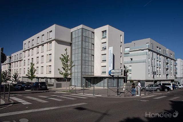BRON-Facade
