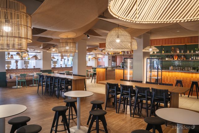 GRANDE%20MOTTE%20Restaurant%20int%C3%A9rieur%202