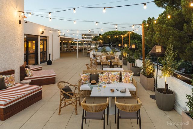 GRANDE%20MOTTE%20Restaurant%20ext%C3%A9rieur%203
