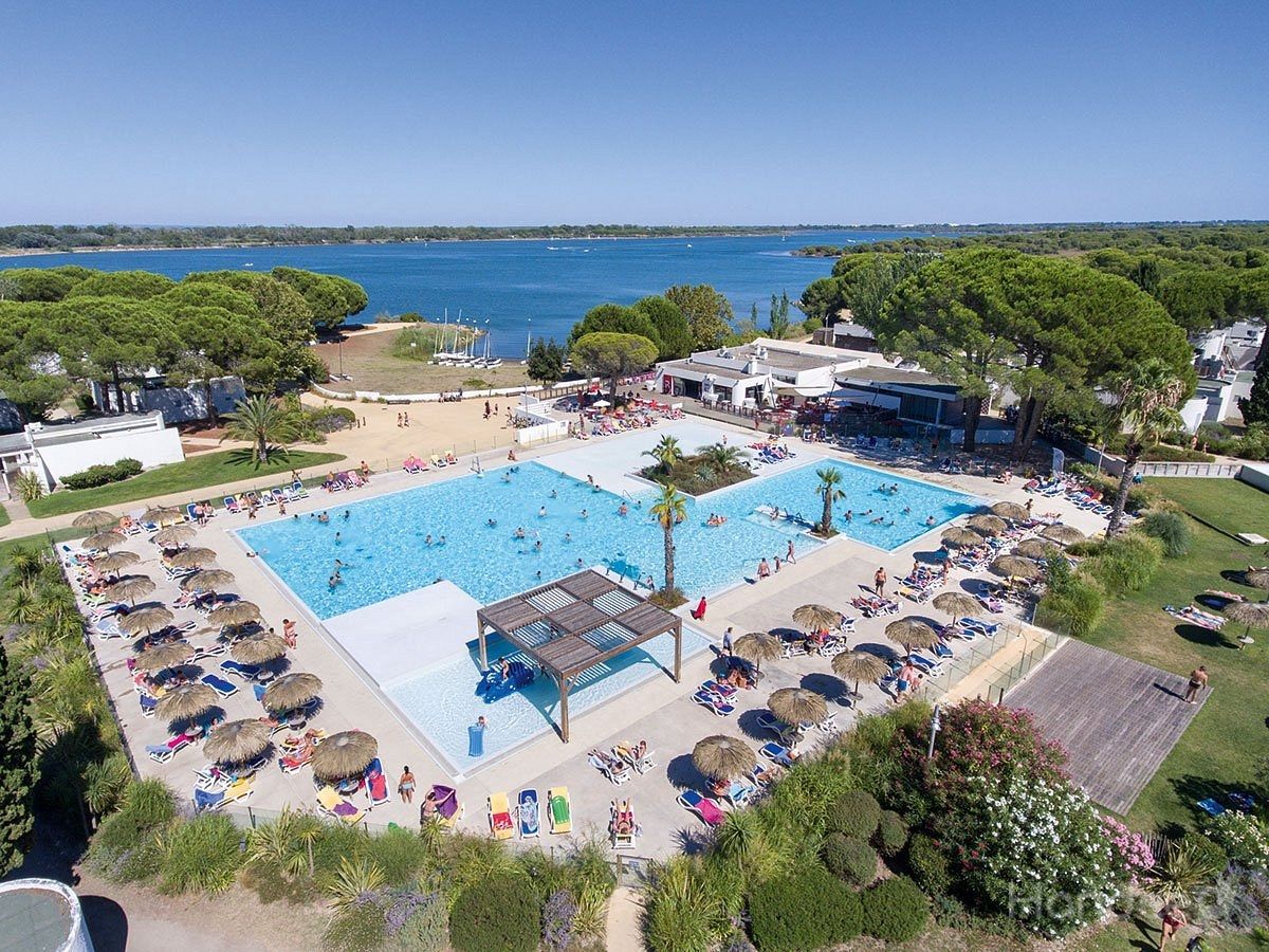 GRANDE%20MOTTE%20Vue%20d%27en%20haut