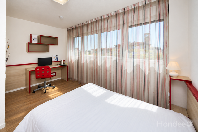 LYON%20PHILEA%20SLODGE%20Chambre