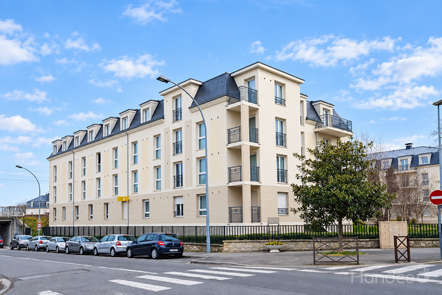 LOGELY%20POISSY%20Facade