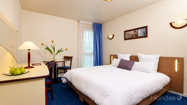 LOGELY%20POISSY%20Chambre