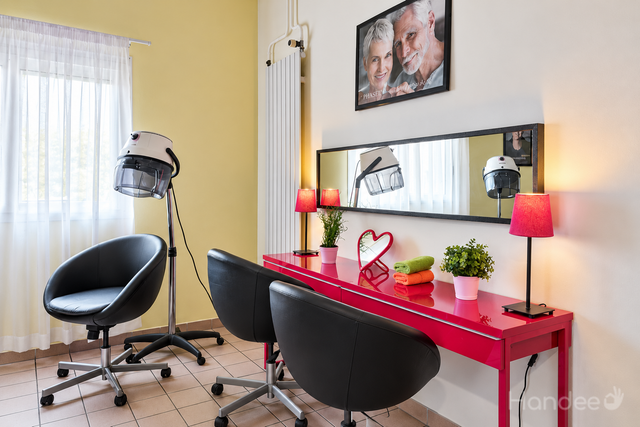 DOMAINE%20DE%20LA%20CHALOUETTE%20Salon%20de%20coiffure