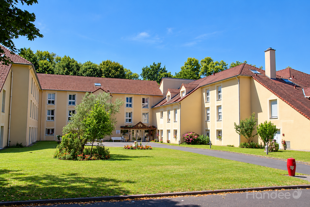 DOMAINE%20DE%20LA%20CHALOUETTE%20Facade%202