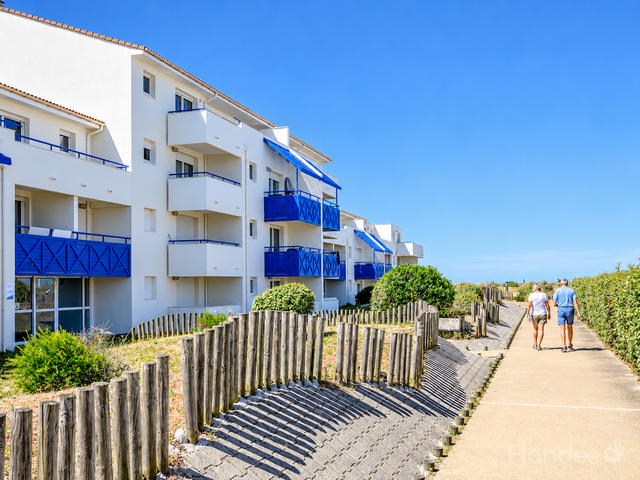 BLEU_20MARINE_20Facade_202