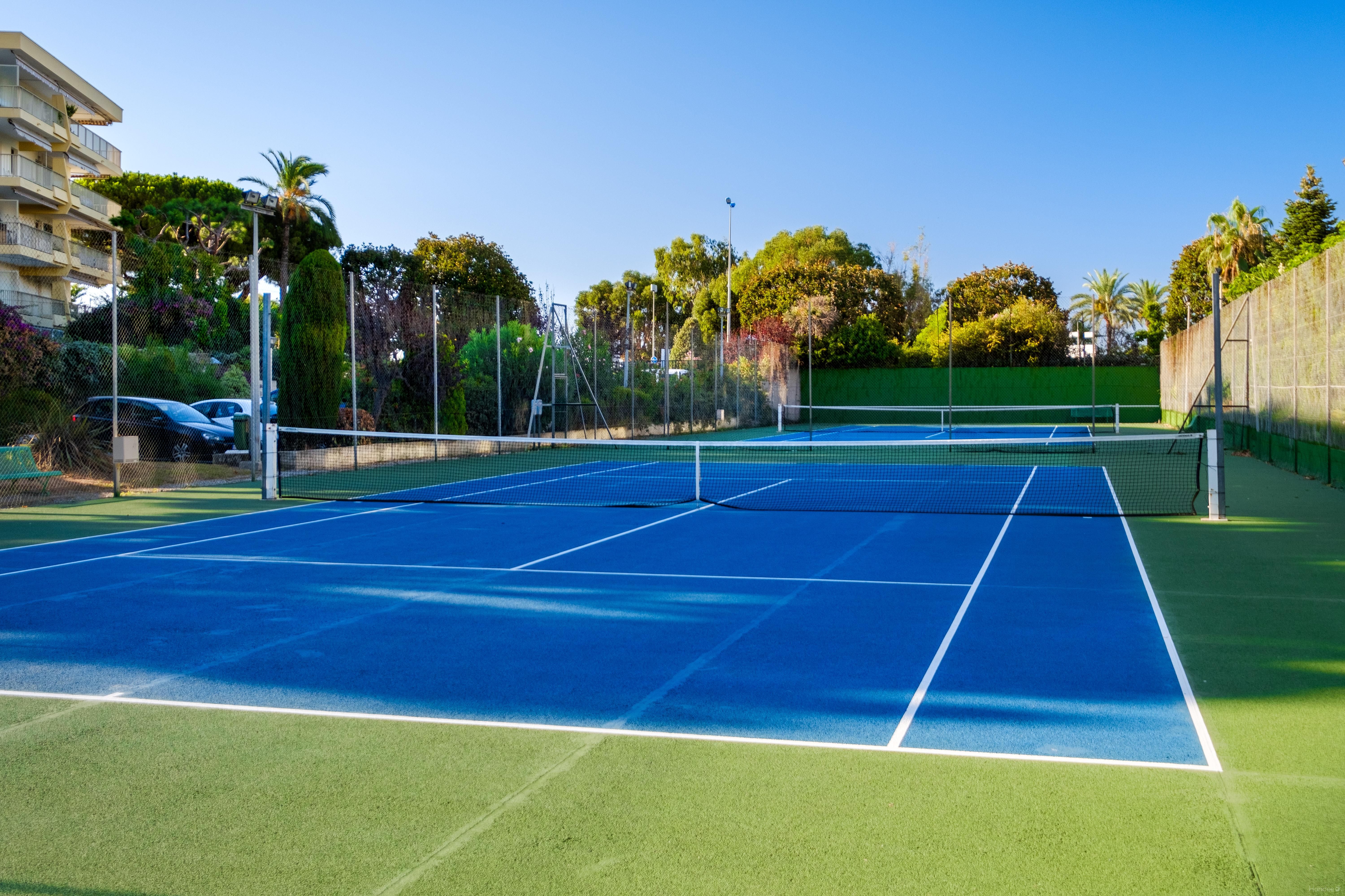 Tennis